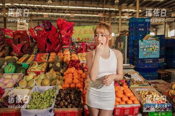 AISS爱丝(黄金版) - 索菲，一位长腿妹纸的私房图集，就该这么高调