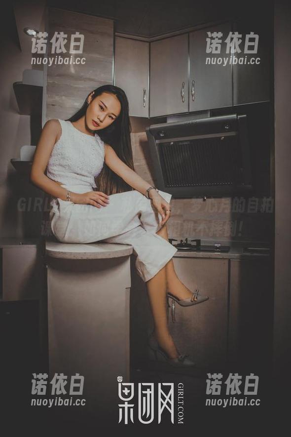 GIRLT果团网-梦心月 GIRLT果团网 - 私房图包,梦心月的自拍课堂:如何学会拿好相机不摔倒!