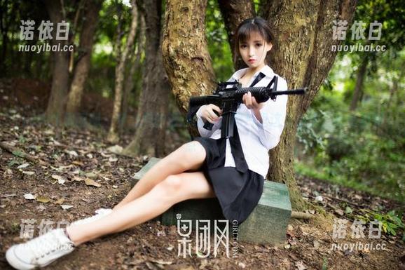 GIRLT果团网-梦心月 GIRLT果团网 - 梦心月的海边随影,照片里这么多水,心里却有点干。