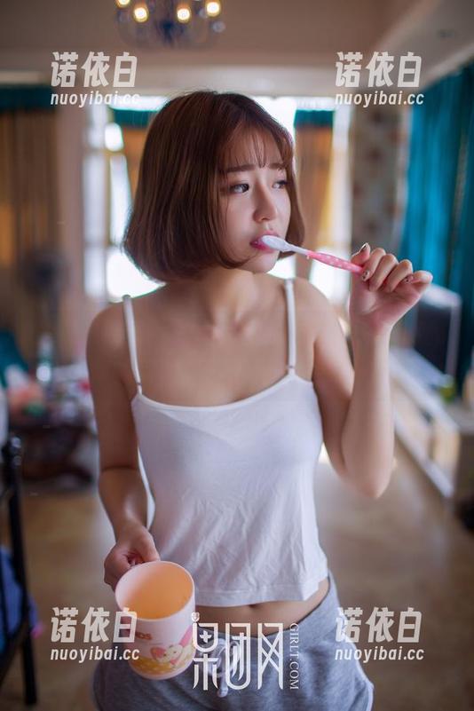 GIRLT果团网-莫雅淇 GIRLT果团网 - 画面上没有圣光,但莫雅淇的美腿显示了另一种吸引力