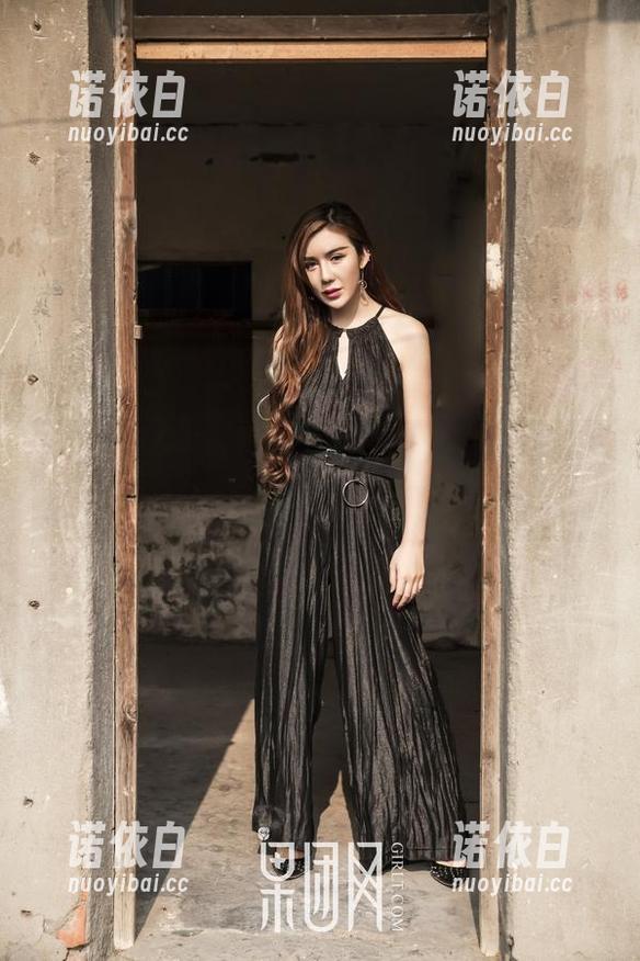 GIRLT果团网 果团网专属私拍:温柔少女,难道她真的是为了勾引所有的目光?