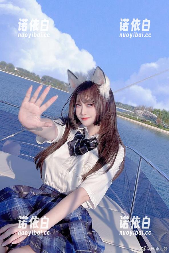 Halo_酱 双人充电站:Halo_酱写真全集,让你乐翻天!