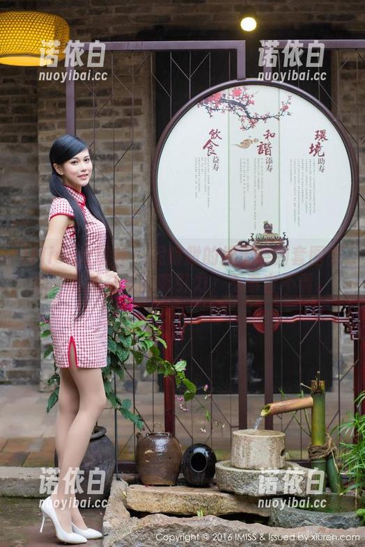 IMiss爱蜜社-泥鳅鳅 IMiss爱蜜社 - 泥鳅鳅的护士系列套图更新,有种奇怪的吸引力,不看白不看。