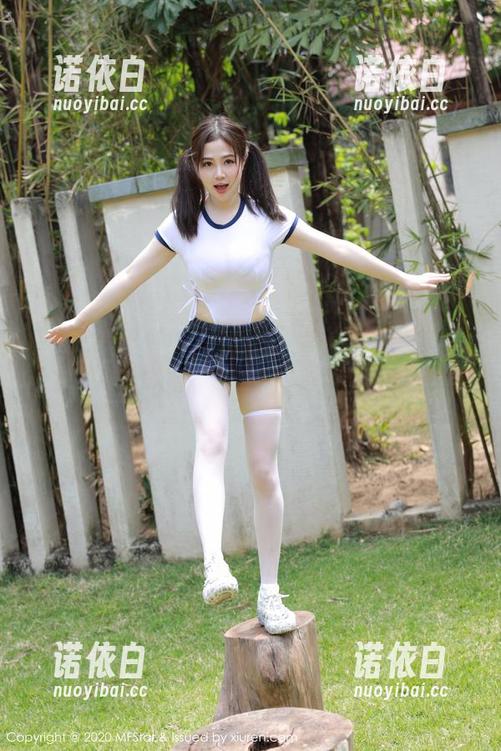 MFStar模范学院 - 无圣光之旅：揉揉肉肉与蕾丝的图集，一场视觉的疯狂游戏！