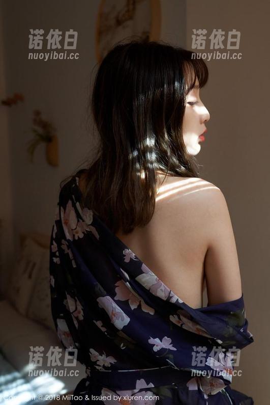 MiiTao蜜桃社-陌子Mandy MiiTao蜜桃社 - 坚信与陌子Mandy同行,图里的美足似乎更加迷人。