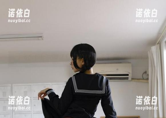 深藏不露的角落：PAKI酱的JK图包合集，一层层解开。