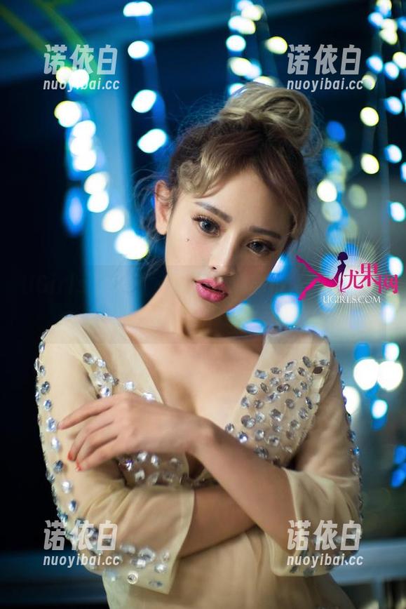 UGirls尤果网-苏糯米 UGirls尤果网 - 谁能拒绝苏糯米的裤里丝合集,定制你的壁纸新宠?