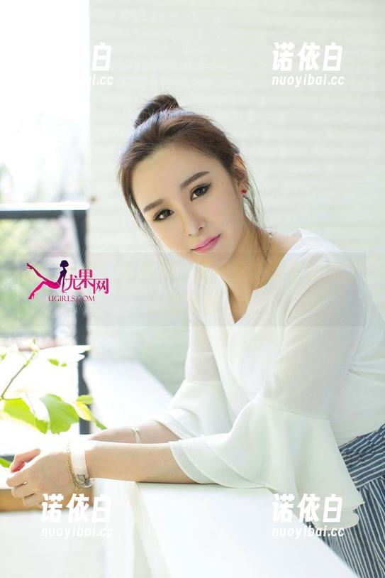 UGirls尤果网 新鲜出炉:尤果网,图片里的纯白就像空白的对白。