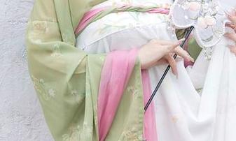 Xiuren秀人网 - 最新图集陪你一探lingyu69的“长腿”奥秘，嘿嘿。