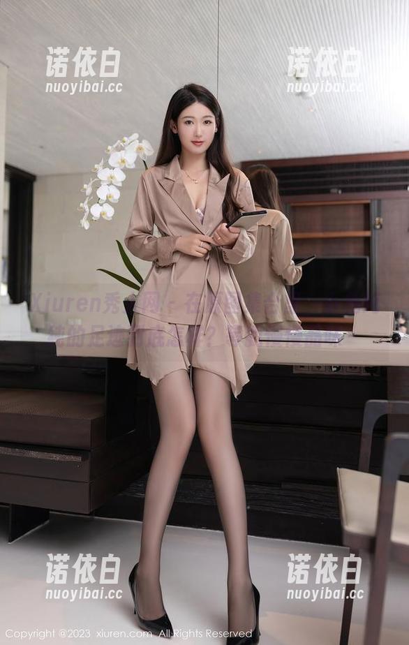 Xiuren秀人网-小兔纯纯 Xiuren秀人网 - 在原图集合里,小兔纯纯的足迹到底怎样?等我慢慢品味~