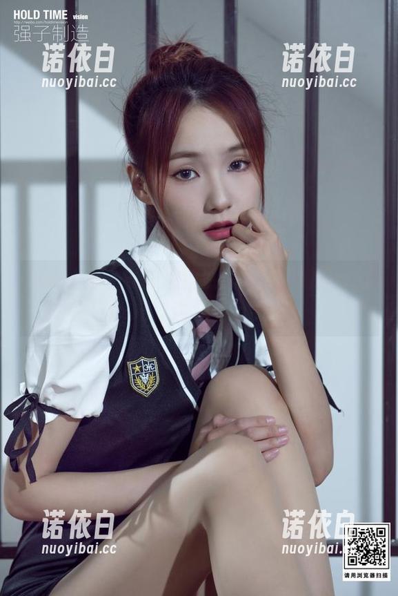丽柜-小智贤 丽柜 - 双生花在小智贤的写真图册里,红粉就这样乱入了
