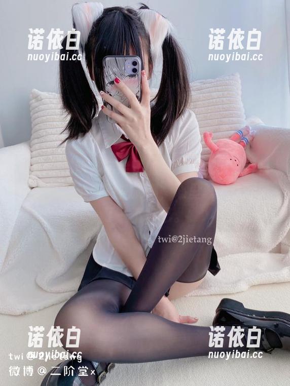 二阶堂宅绘子 看吧,二阶堂宅绘子的写真又飘到了春日野穹,精选到泪花满满,心里忍不住嘲讽了一下自己。