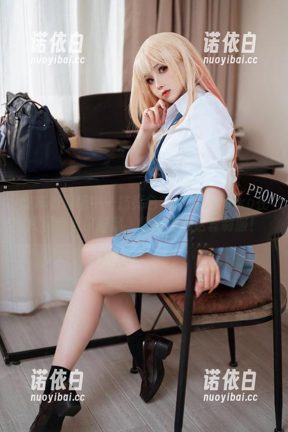 凉凉子rioko 想成为职场中一抹亮色?凉凉子rioko在线写真给你答案,快来试试这套制服!