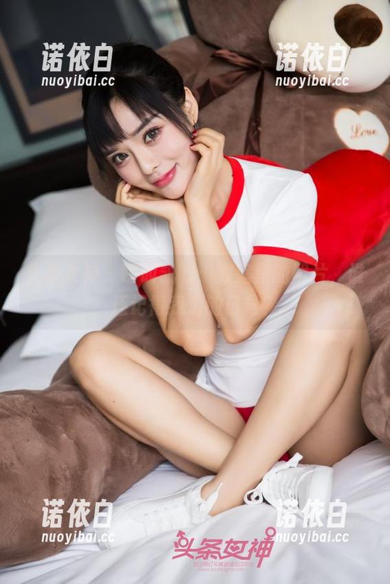 头条女神-凯竹 头条女神 - 呼叫凯竹:教室里的照片,谁还记得我们的口号?