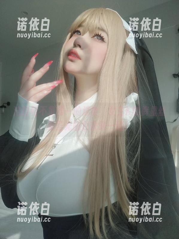 女主K 法拉利不是唯一的速食,女主K的裤里丝无圣光图包快来一睹!