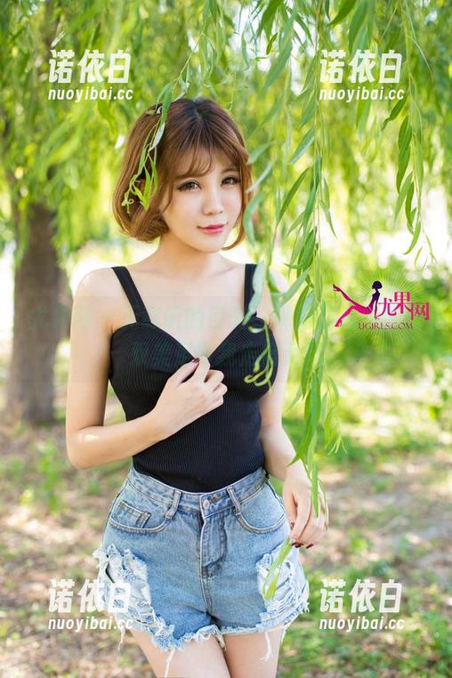 尤果网-琳丽 尤果网 - 无意识的目光,琳丽的私拍:那双美足带我走得更远