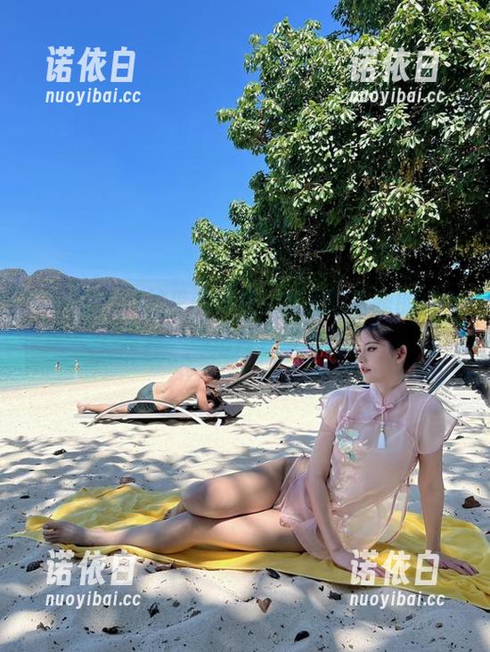 就是阿朱啊 微密圈 - 私拍里的模样:就是阿朱啊的少女写真,别把青春当嘲讽!