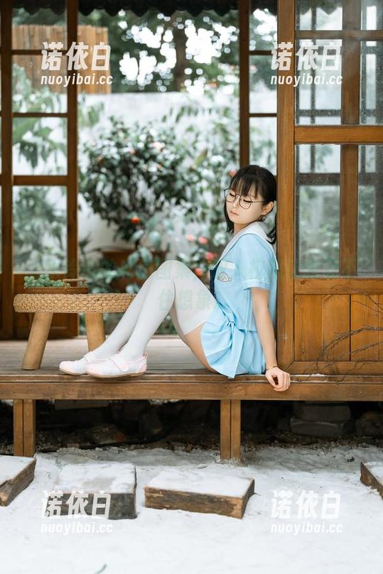 幼水铃衣 幼水铃衣的私房图集,双人校服让我忍不住想象...