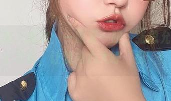 微密圈 - 图集：一眼又一眼，张思允的护士写真，让我内心大呼‘切’！