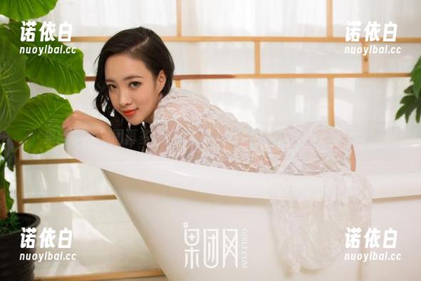 果团网-莫雅淇 果团网 - 美图再多,都不及妆点在莫雅淇眼镜上的那一抹