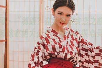 果团网 - “制服？在线写成贪恋之曲！”萌神妹妹衣柜大公开，意外收获心灵鸡汤！