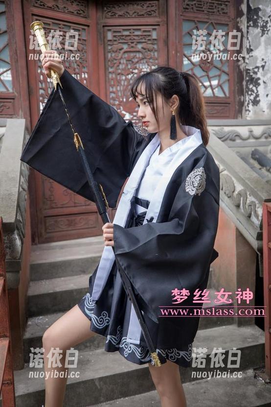 梦丝女神 - 就问你，看过幻琪琪的萝莉小JK原图了吗？稍微松了一口气的那种。
