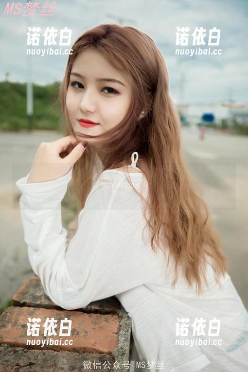 梦丝女神 - 玥玥的白裙与图片：适合拍照的机会，不来就亏大了！