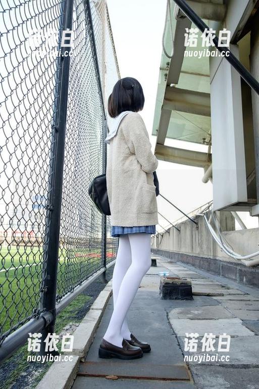 森萝财团 森萝财团最新合集:白丝妹妹在游园里遛弯,顺便摸索人生