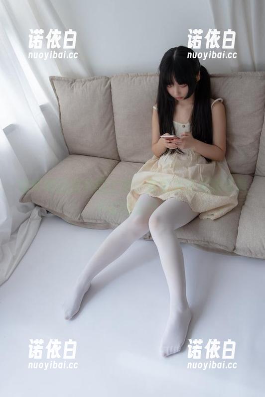 森萝财团 森萝财团选中的比拼,教室灰丝美脚写真不试试怎行?