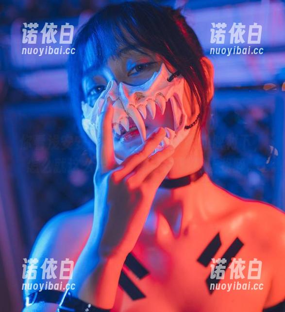 浅安安 你看浅安安的原图,在黑胶带的映衬下,怎么就这么绝?套图方面更是让我醉。