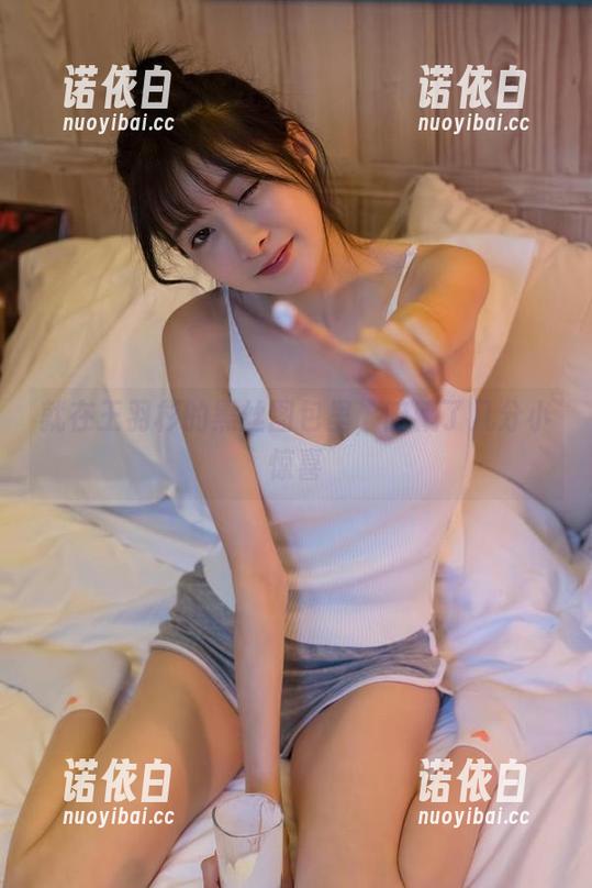 王羽杉 就在王羽杉的黑丝图包里,暗藏了几分小惊喜