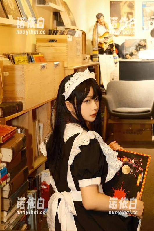白莉爱吃巧克力 白莉爱吃巧克力和她的油亮美图,让我忍不住想问怎么保养