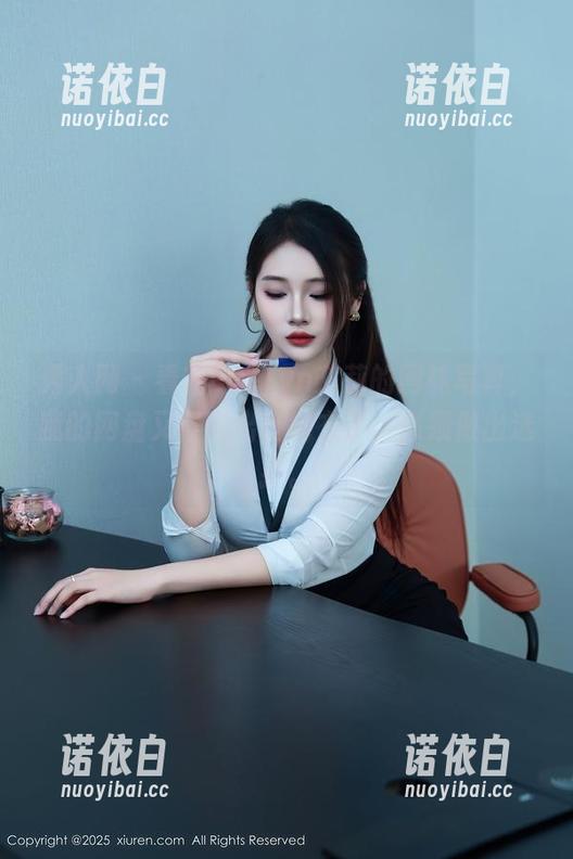 秀人网-Evelyn艾莉 秀人网 - 看完Evelyn艾莉的网袜写真,我的网盘又得空出些地方了,必须做出选择。