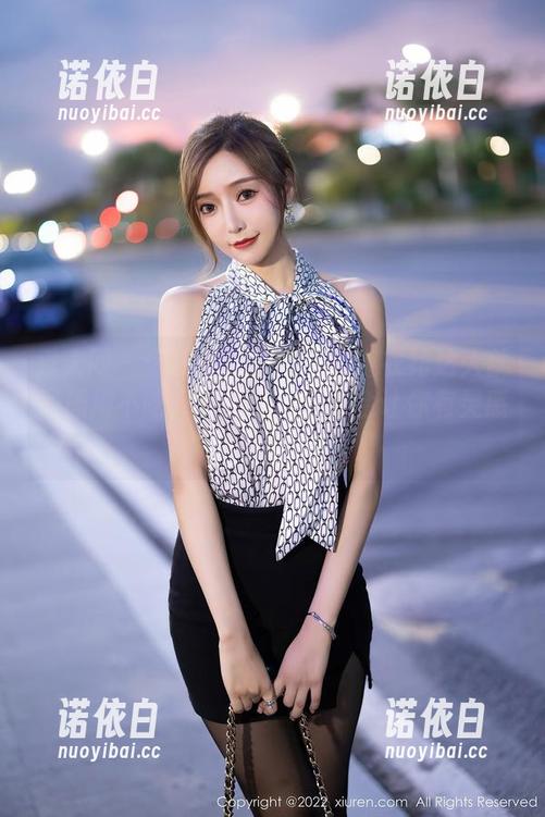 秀人网-周周不吃香菜 秀人网 - 你知道吗?附近的连衣裙达人就是周周不吃香菜,图片下载会让你有灵感呢!