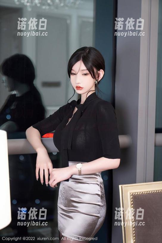 秀人网-奶喵喵 秀人网 - 捧着一颗心迎接你,奶喵喵与妹妹的私拍套图一览无遗!