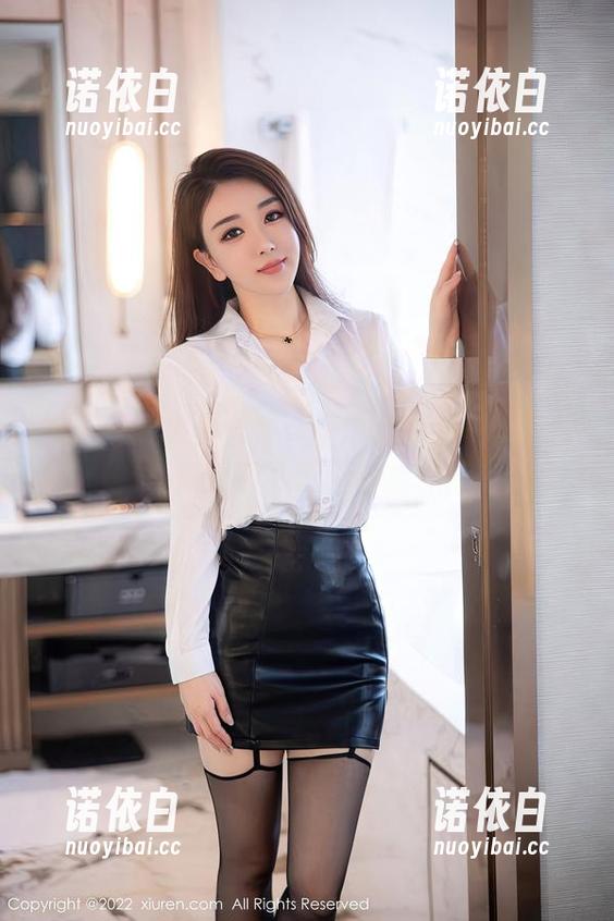 秀人网-小爪几 秀人网 - 校服合集:小爪几的每一张图片,都像是撒下了怀旧的种子。