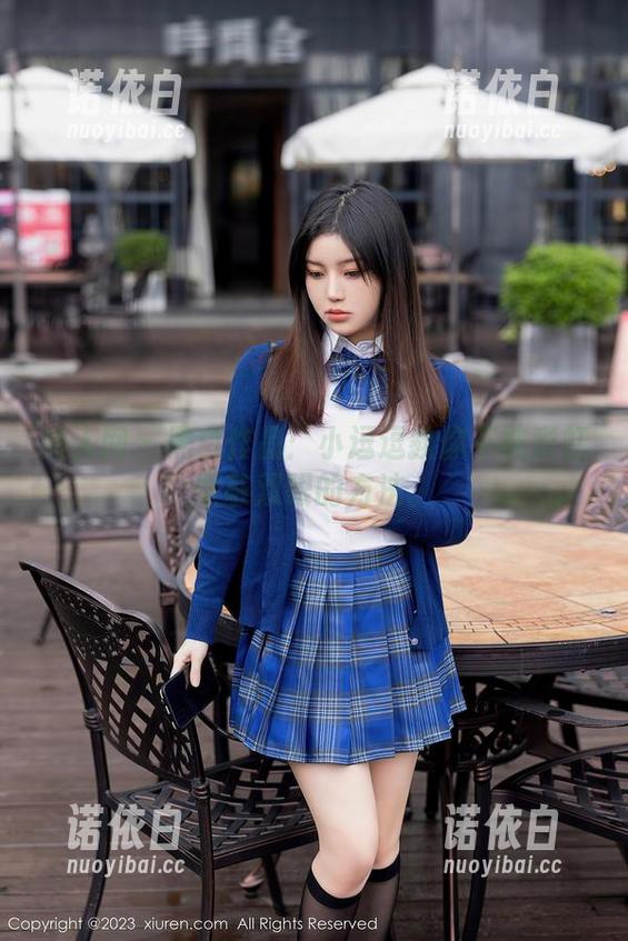 秀人网-小逗逗 秀人网 - 黑白作品:小逗逗教你不被彩虹蒙蔽双眼的方法。