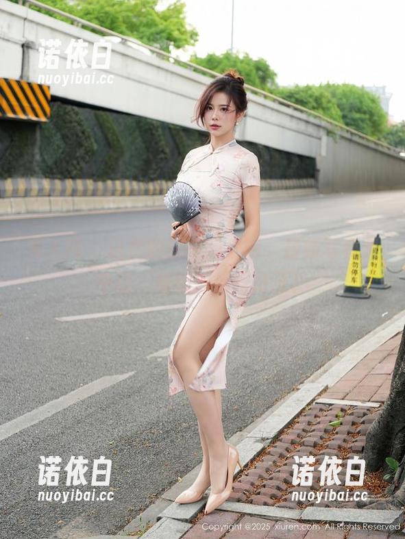 秀人网-就是阿朱啊 秀人网 - 这次的就是阿朱啊,最新写真集中让‘姐姐’化身女王!