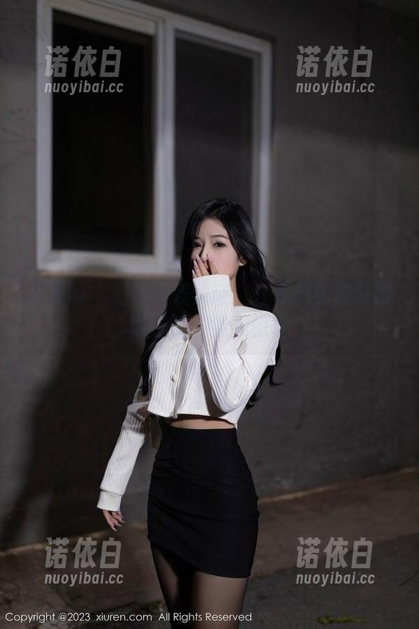 秀人网 - 别被外表蒙蔽：江真真的定制厨娘作品，潜藏惊喜
