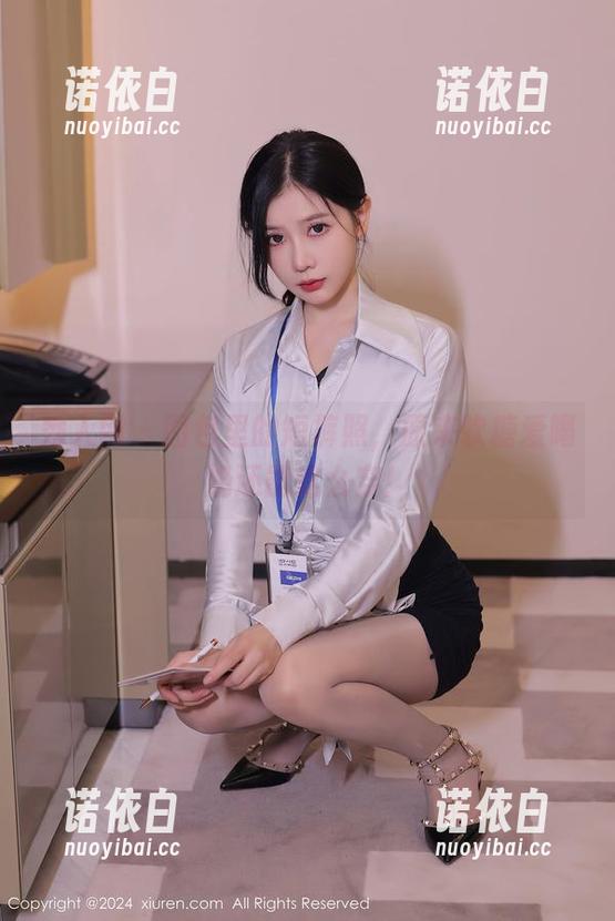 秀人网-软糖爱喝奶 秀人网 - 图包里的短裤照,原来软糖爱喝奶还能这么穿!
