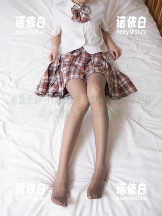 紧急企划-见希w 紧急企划 - 亮黑丝皮裙加持,见希w的私拍小恶魔合集等你来翻阅