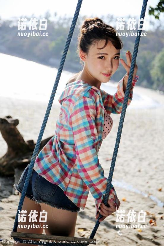 美媛馆-Manuela玛鲁娜 美媛馆 - 免费分享!Manuela玛鲁娜让你眼前一亮的透明照片就像春水一样清澈。