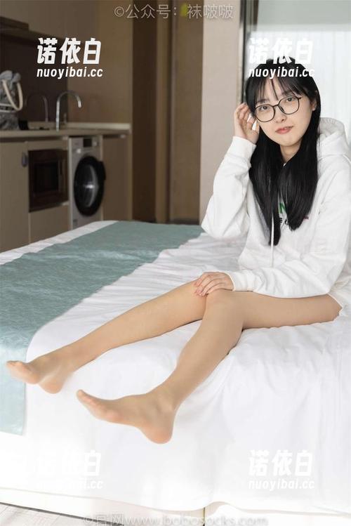 袜啵啵-芝士 袜啵啵 - 芝士的花絮版,高清起底她的自然裸足