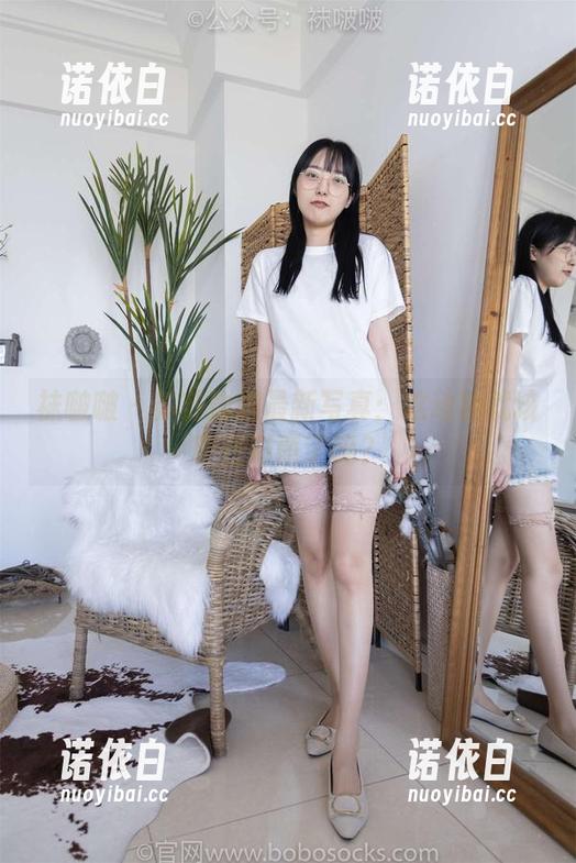 袜啵啵 - 苏苏瑜伽最新写真：这动静就该印在封面了吗？