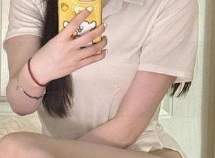 微密圈 - 轩子巨2兔的酒红套图，快来体验这种迷离感，下载立刻拥有！