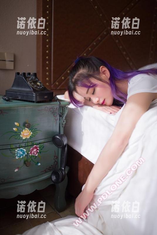 轰趴猫-姗姗就打奥特曼 轰趴猫 - 姗姗就打奥特曼的校园写真:当学霸遇上自拍杆,谁赢了?