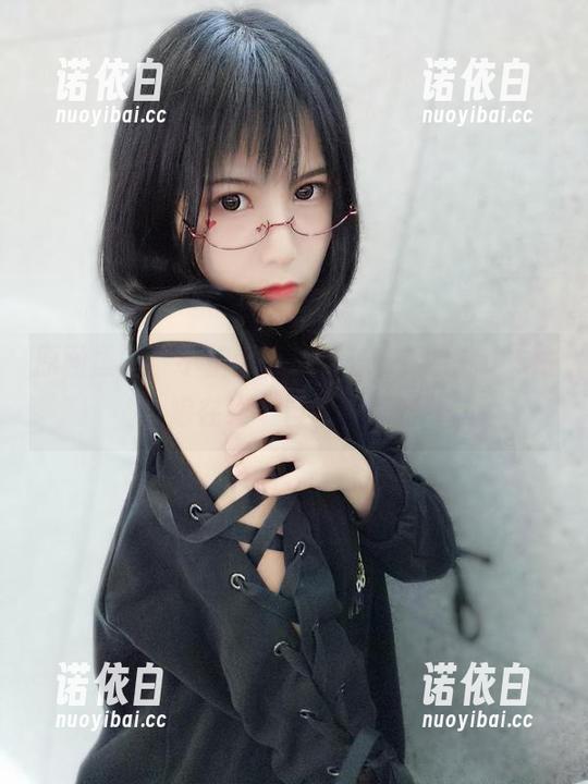 逐月Su 原图里的“小护士”,这位“逐月Su”姑娘在线“自救”吗?