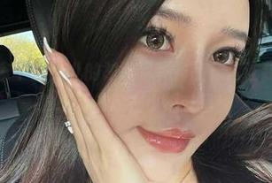 微密圈 - 拿下金希儿的怼镜写真作品！这让我意识到，快乐真的藏在小细节里！