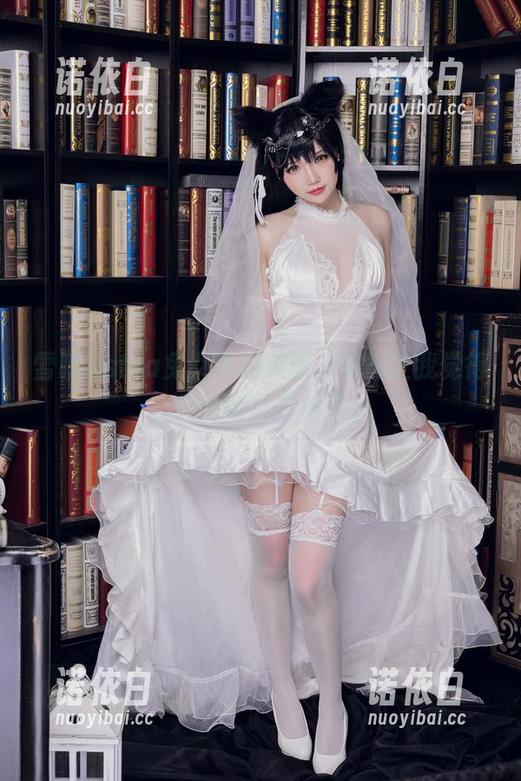 雪晴Astra兔女郎的美图，突然让我觉得秋天也可以穿裙子。