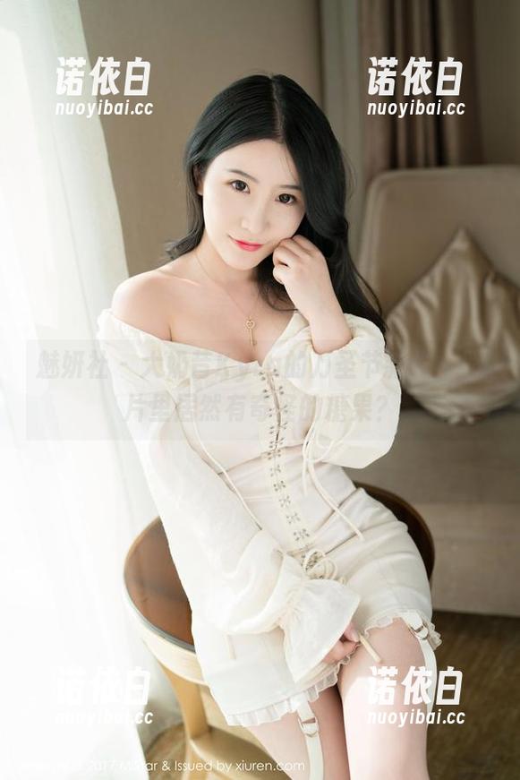 魅妍社 - 大奶昔Kyra的万圣节新作，照片里居然有奇怪的糖果？